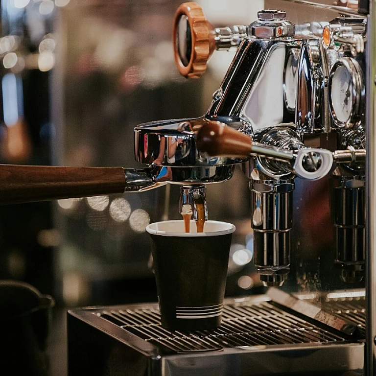 Machine à café en dépôt gratuit pour les entreprises: avantages et mise en œuvre